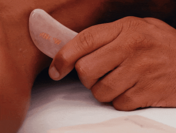 Gua Sha with Arrae Sachet